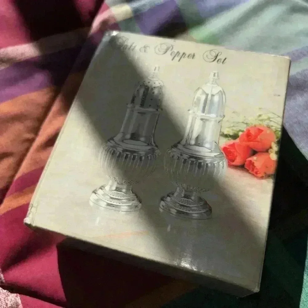 NWOT salt shakers - Picture 2 of 9